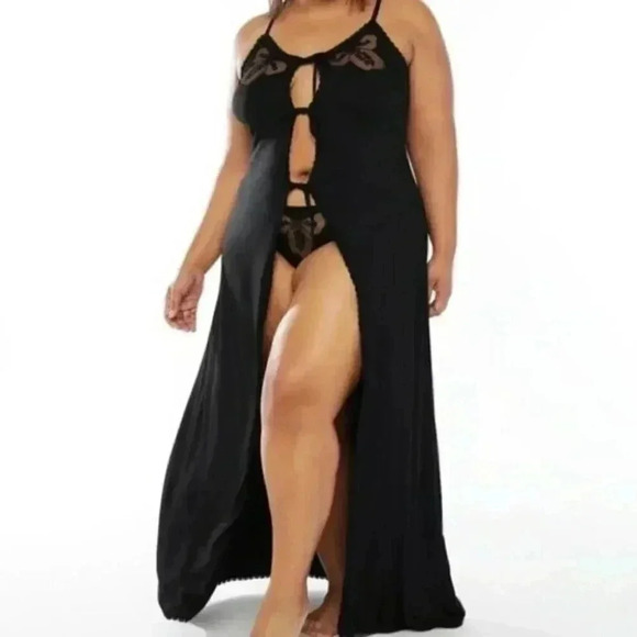 Savage x FentyA Peek Behind the Lace Maxi Slip